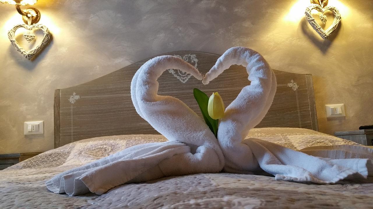 Roncoferraro La Casa Delle Rondini Bed & Breakfast エクステリア 写真