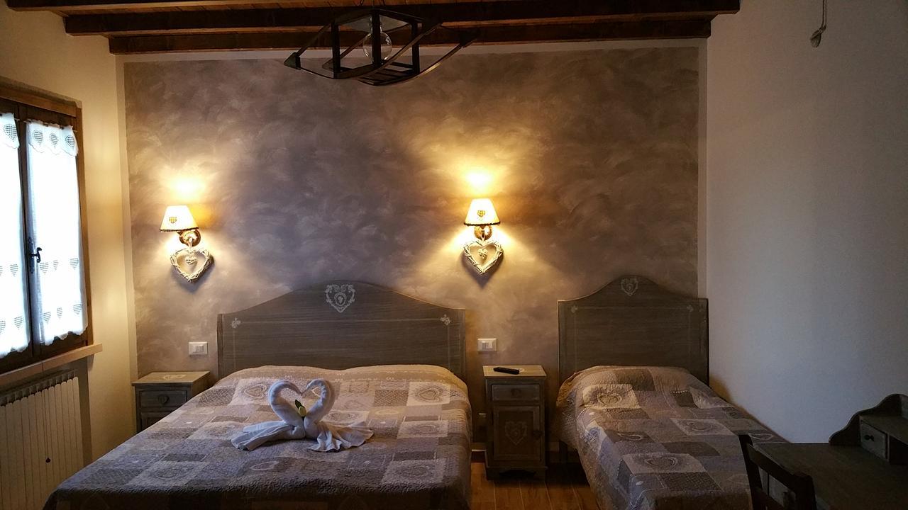 Roncoferraro La Casa Delle Rondini Bed & Breakfast エクステリア 写真