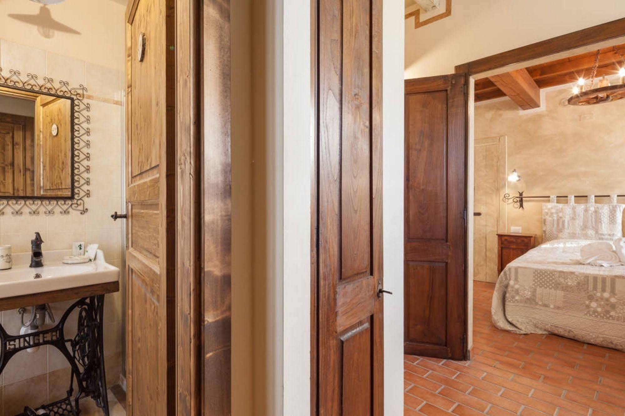Roncoferraro La Casa Delle Rondini Bed & Breakfast エクステリア 写真