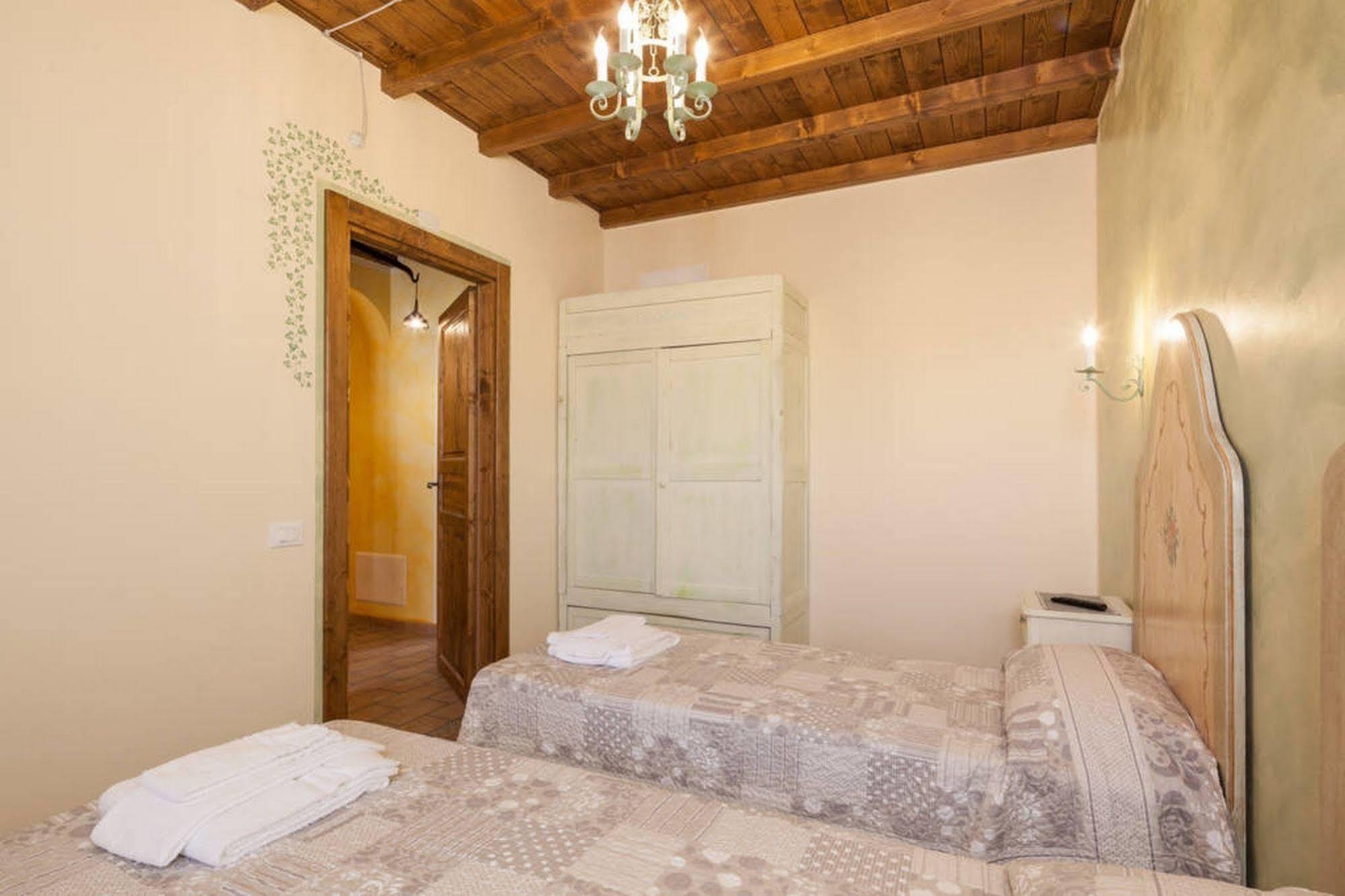 Roncoferraro La Casa Delle Rondini Bed & Breakfast エクステリア 写真