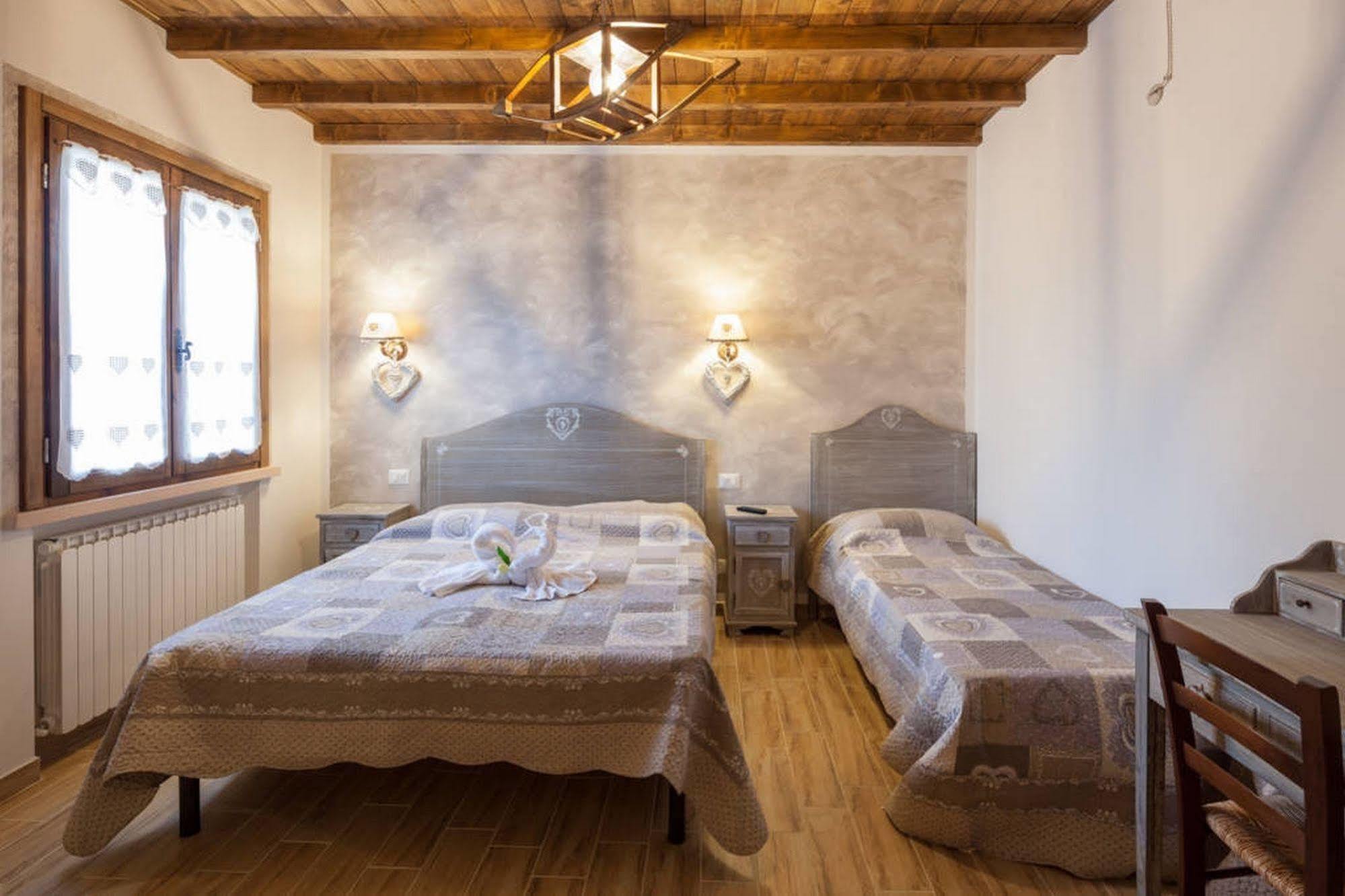 Roncoferraro La Casa Delle Rondini Bed & Breakfast エクステリア 写真