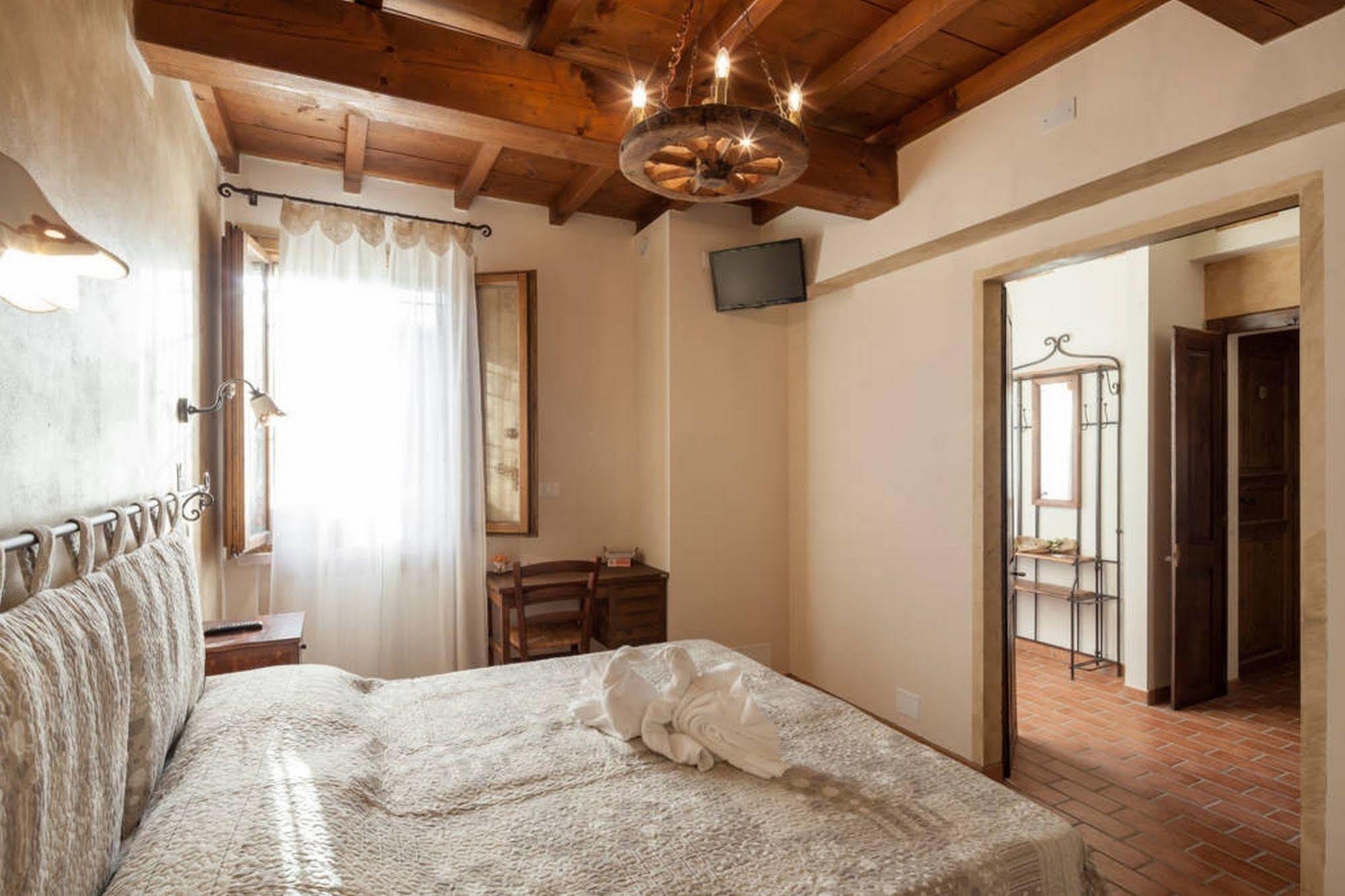 Roncoferraro La Casa Delle Rondini Bed & Breakfast エクステリア 写真
