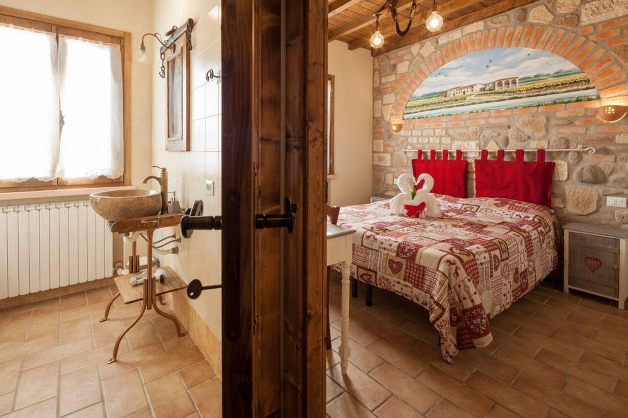Roncoferraro La Casa Delle Rondini Bed & Breakfast エクステリア 写真