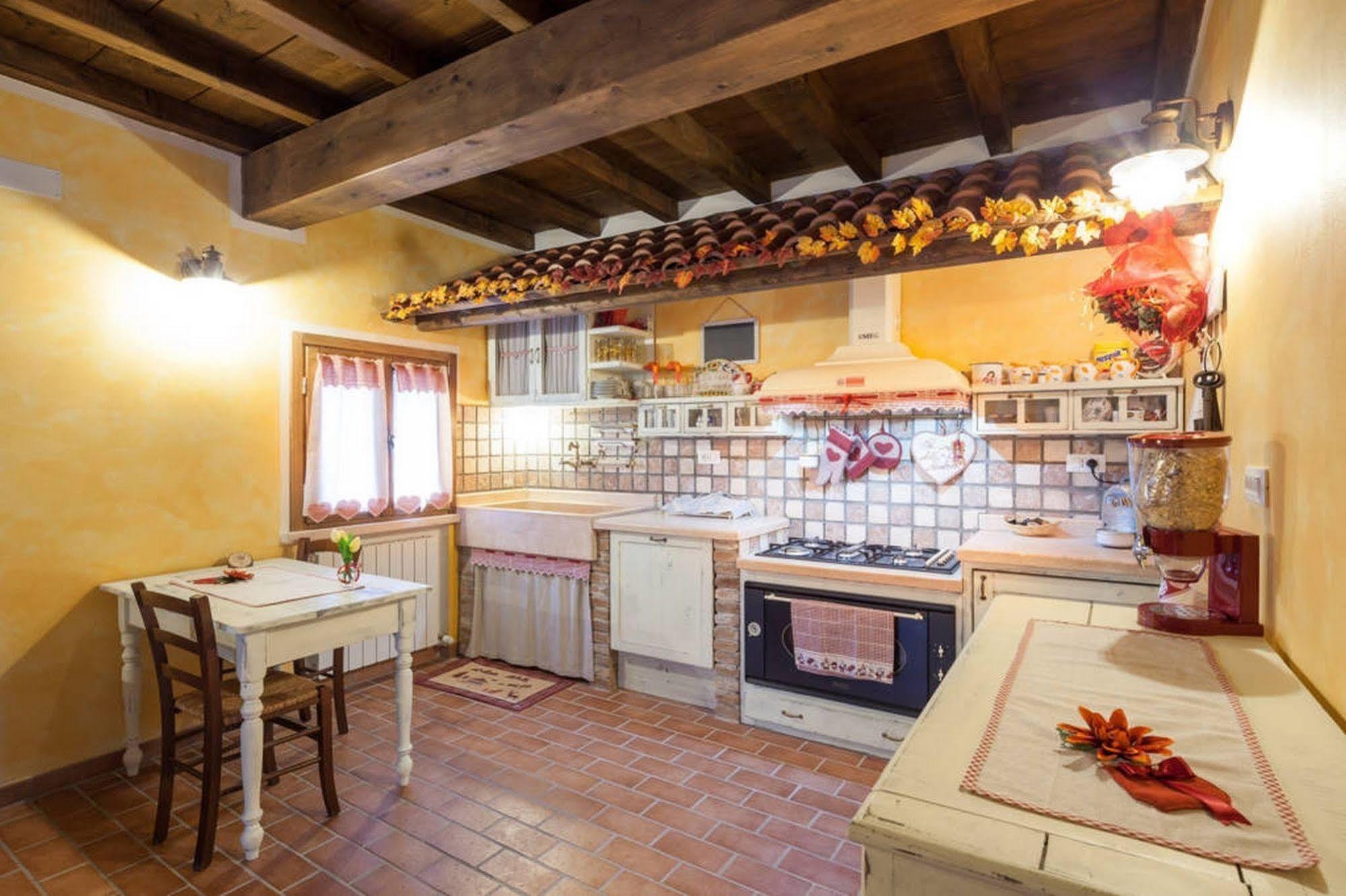 Roncoferraro La Casa Delle Rondini Bed & Breakfast エクステリア 写真