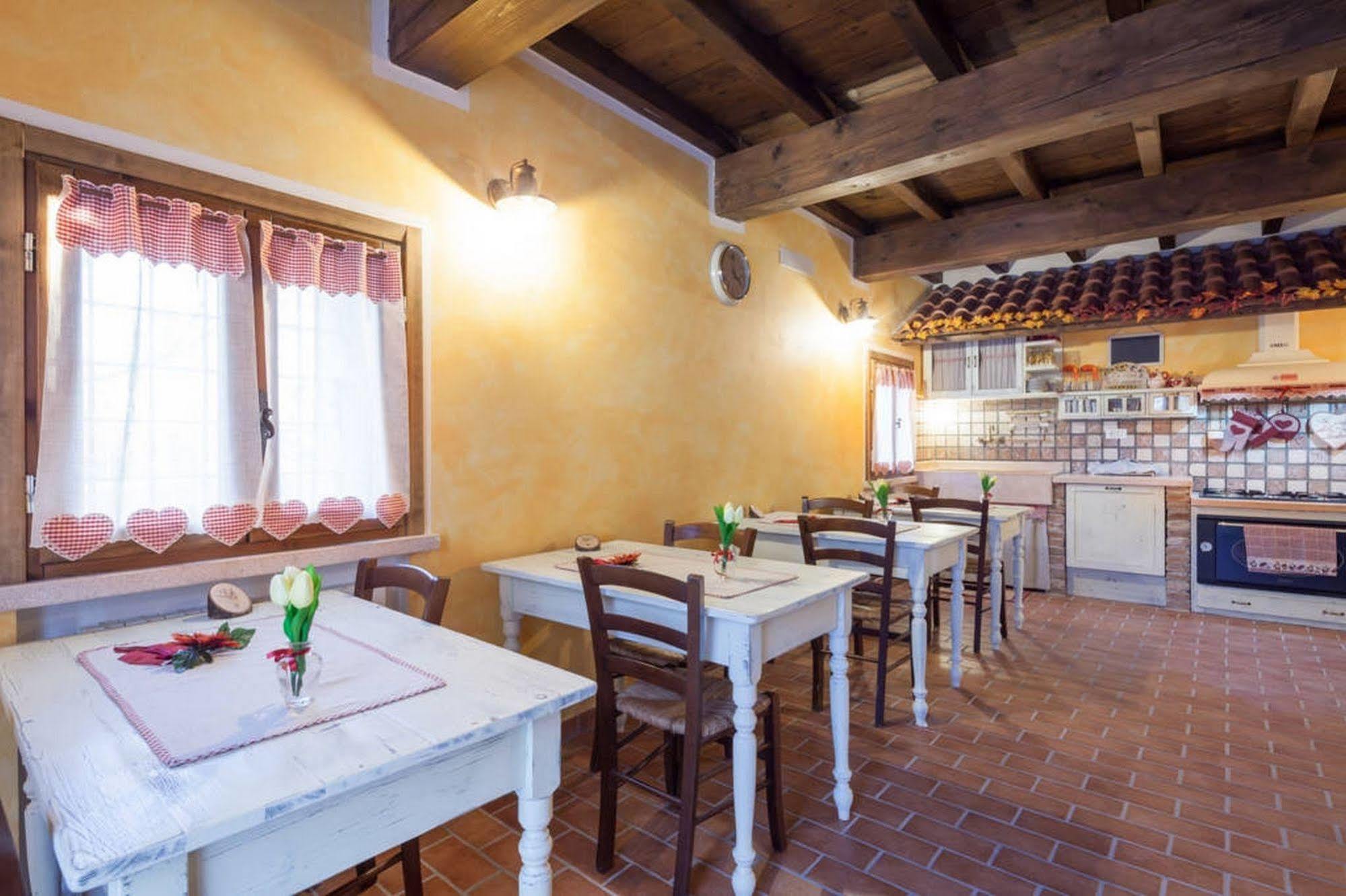 Roncoferraro La Casa Delle Rondini Bed & Breakfast エクステリア 写真