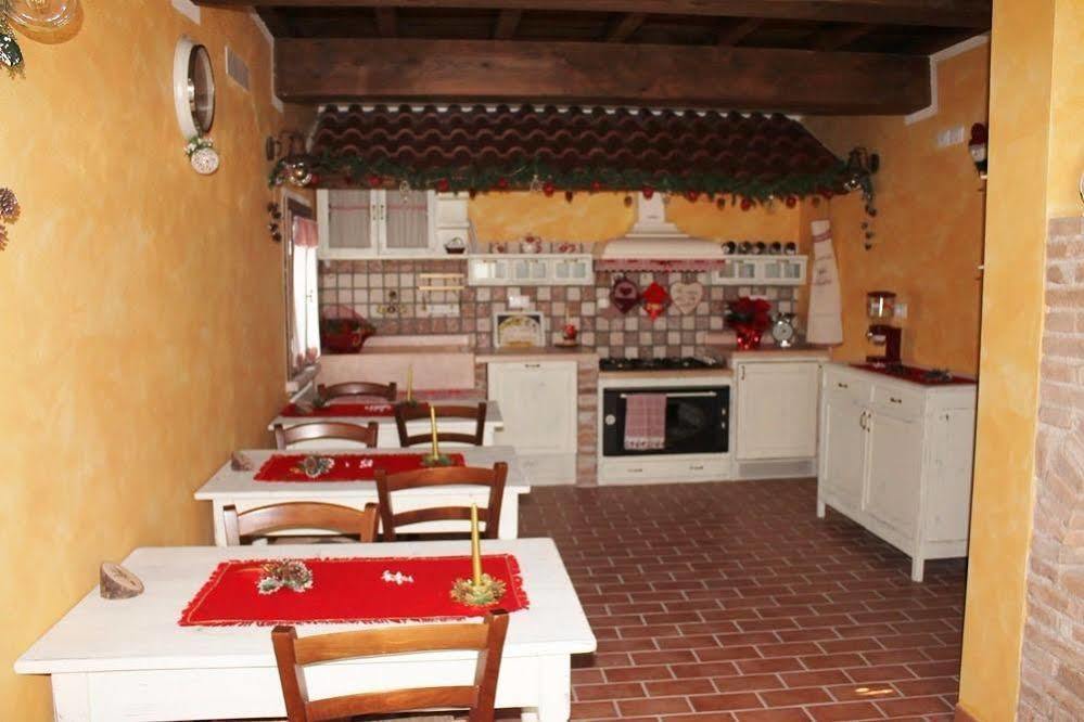 Roncoferraro La Casa Delle Rondini Bed & Breakfast エクステリア 写真